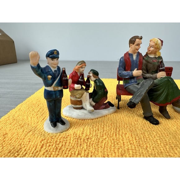 Coca-Cola Town Square Collection 1992 Christmas Village Figurines LOT Of 5 - Picture 2 of 5